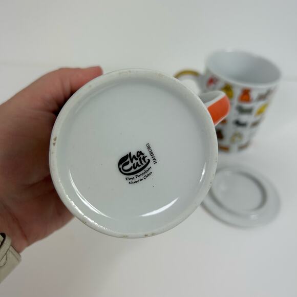 ChaCult Fine Porcelain Matching Cat & Dog Tea Cups Mugs with Lids Set of 2 - Picture 5 of 6